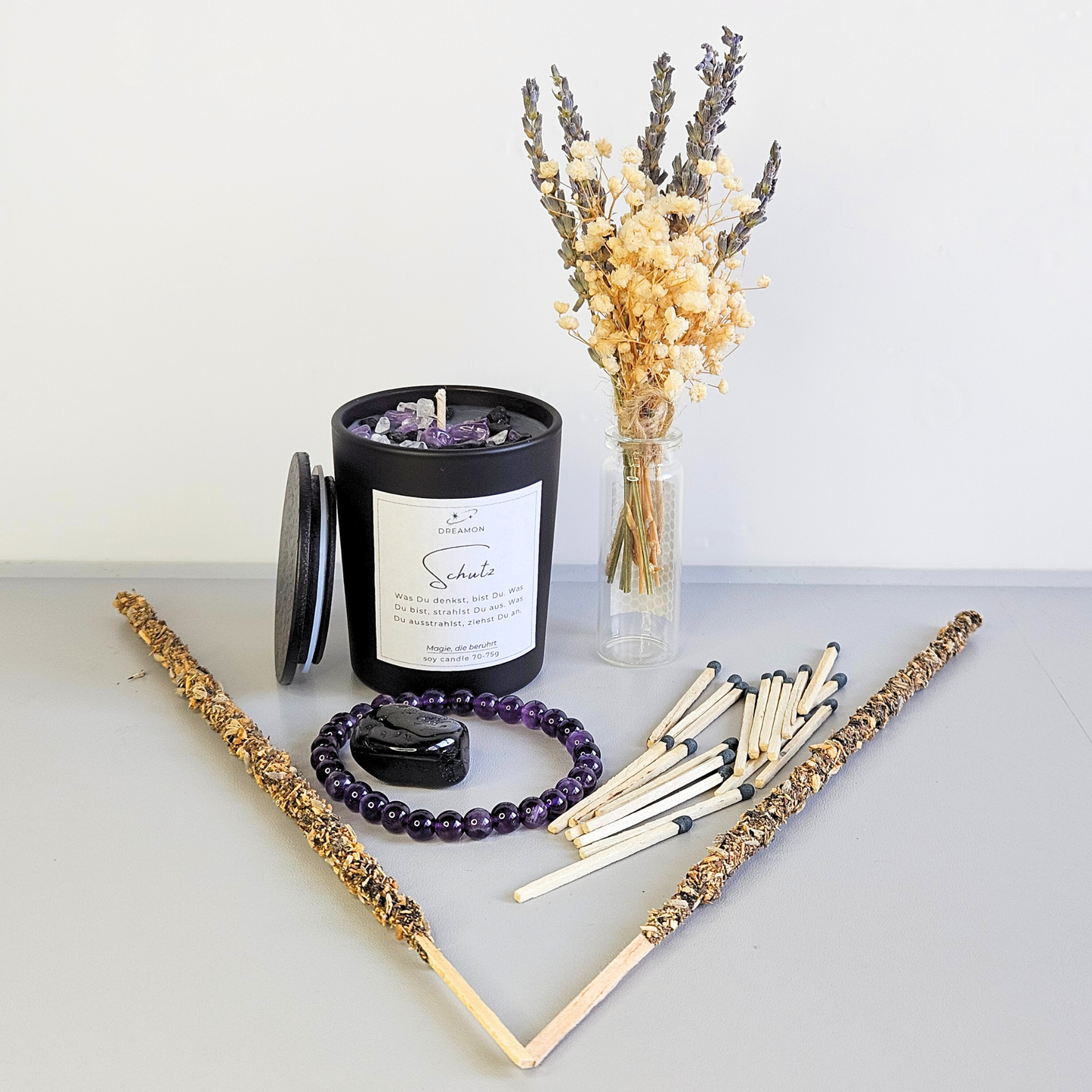 Ritualset Schutz für energetische Reinigung und Abgrenzung – mit Kerze, Heilsteinen, Amethyst-Armband, Turmalin, Räucherwerk und Trockenblumen