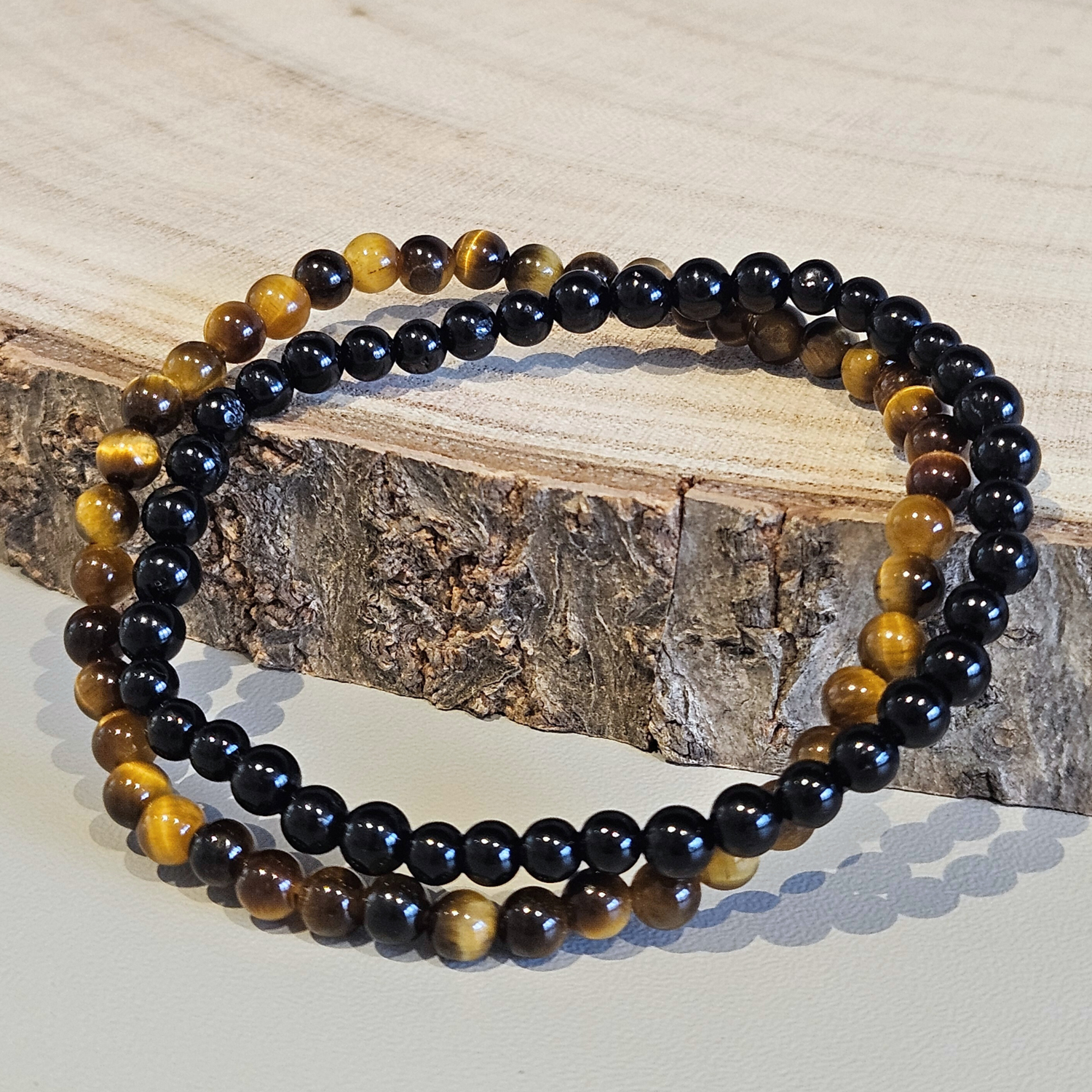 Edelsteinarmbänder mit Bedeutung – für Herz, Schutz & innere Balance im Alltag