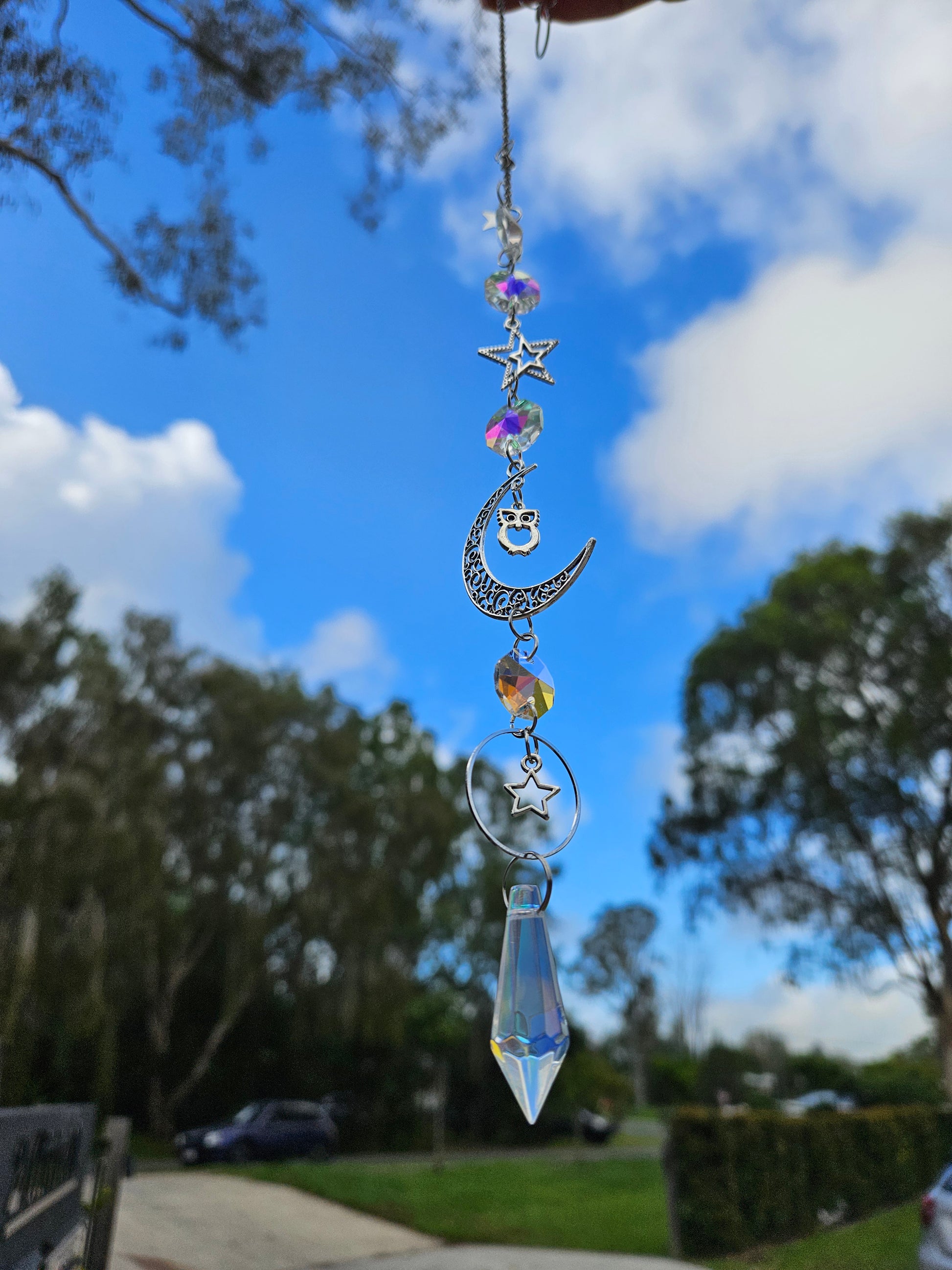 Mystischer Suncatcher mit Eule, Mondsichel & Sternen – Lichtspiel für nächtliche Klarheit & spirituellen Schutz, im Garten