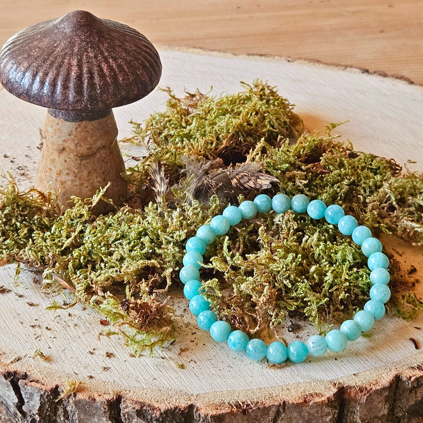 Amazonit Armband auf Holz mit Moos – türkisgrün, Stein des Herzens, DreamOn