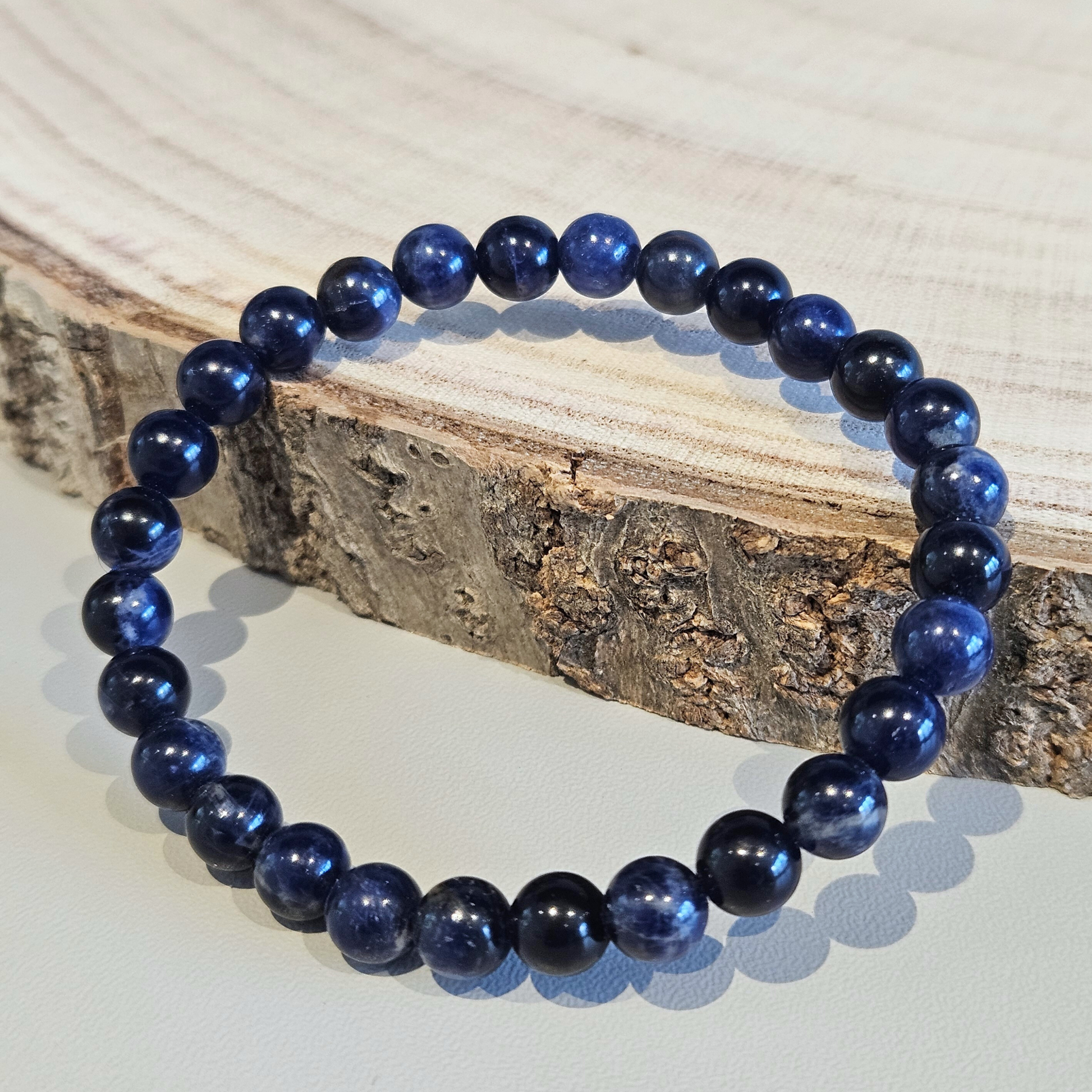 Echtes Sodalith Edelsteinarmband 6 mm, mit feinen Maserungen