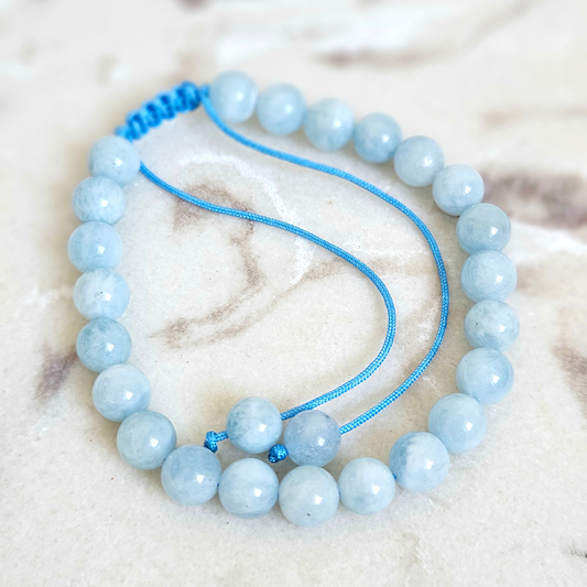 Edelsteinarmband Aquamarin – für innere Ruhe, Kommunikation & Halschakra-Heilung