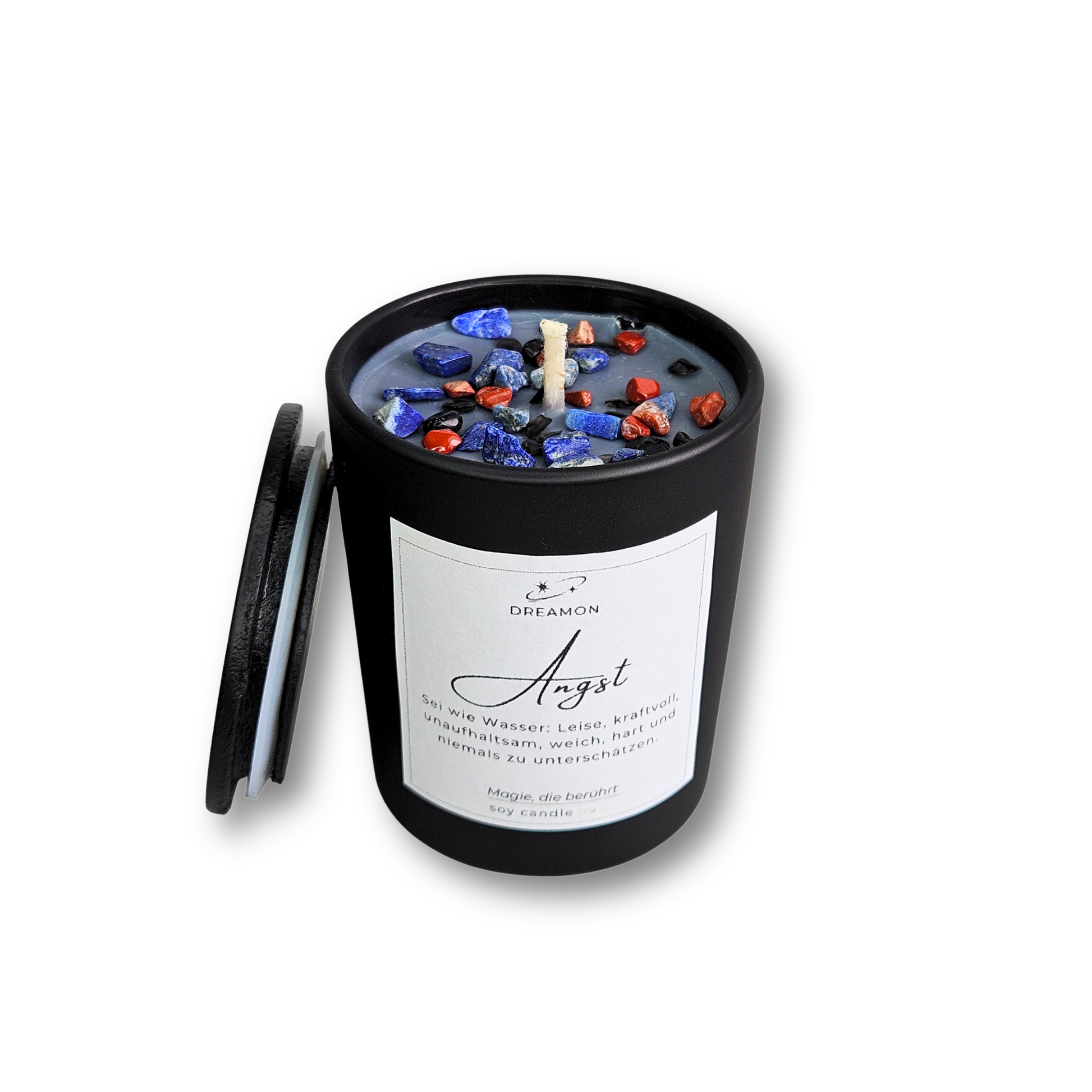 Intuitionskerze klein „Angst“ im schwarzen Glas mit Holzdeckel, Edelsteinen (schwarzer Obsidian, Lapislazuli, roter Jaspis) und wählbarem Zitatetikett (Deutsch oder Englisch).