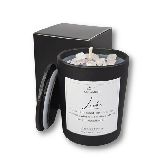 Handgemachte Intuitionskerze klein „Liebe“ von DreamOn im schwarzen Glas mit Holzdeckel, Rosenquarz und Weißem Quarz, Sojawachs, geliefert in Geschenkbox.