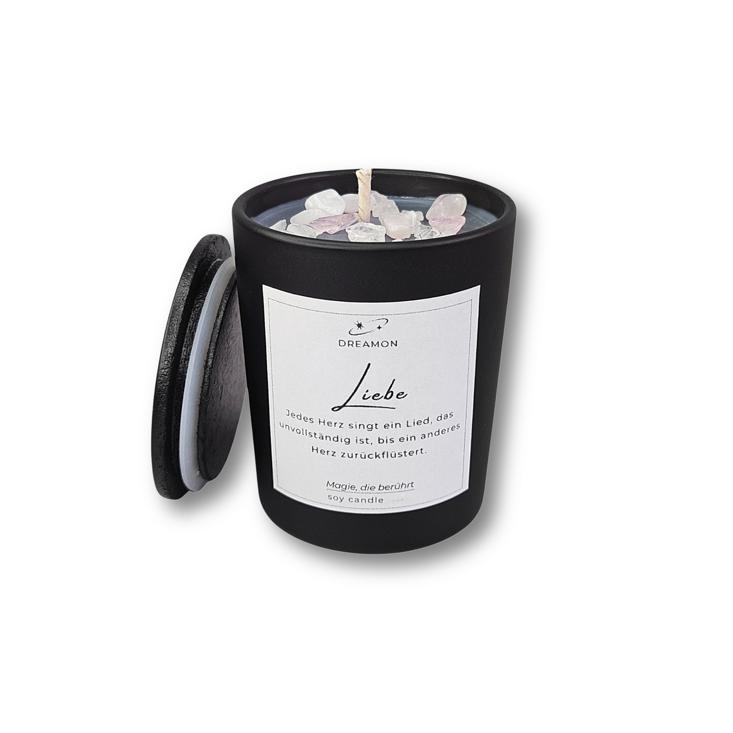 Intuitionskerze klein „Liebe“ im schwarzen Glas mit Holzdeckel, Edelsteinen (Rosenquarz, Weißer Quarz) und wählbarem Zitatetikett (Deutsch oder Englisch).