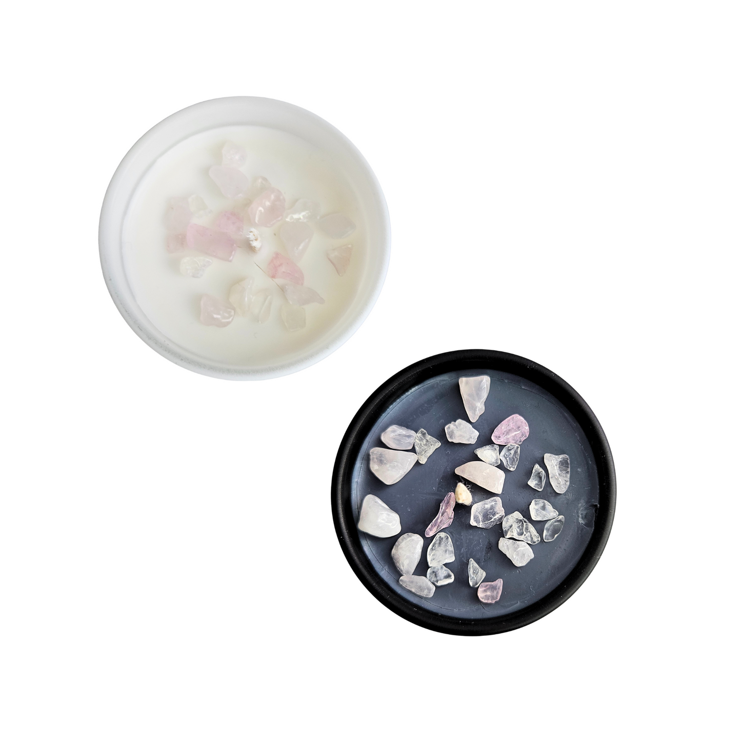 Obere Ansicht der Intuitionskerze klein „For you“ in Schwarz und Weiß, dekoriert mit Rosenquarz oder Weißer Quarz, Sojawachs.