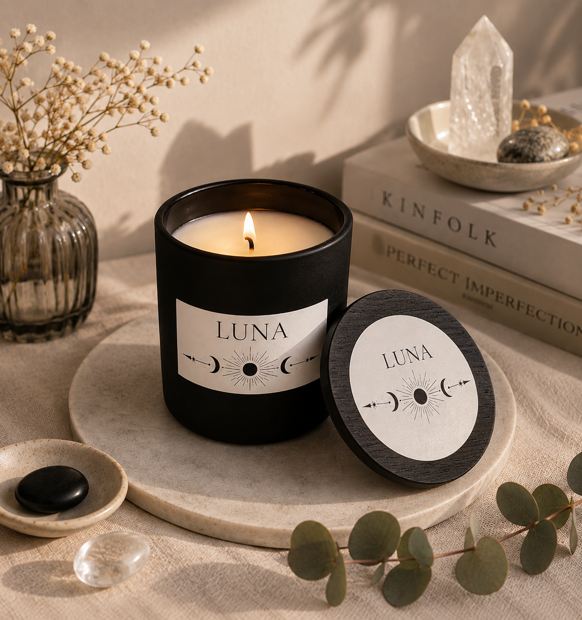DreamOn LUNA Duftkerze im schwarzen Glas mit Holzdeckel und Mond-Sonnen-Motiv
