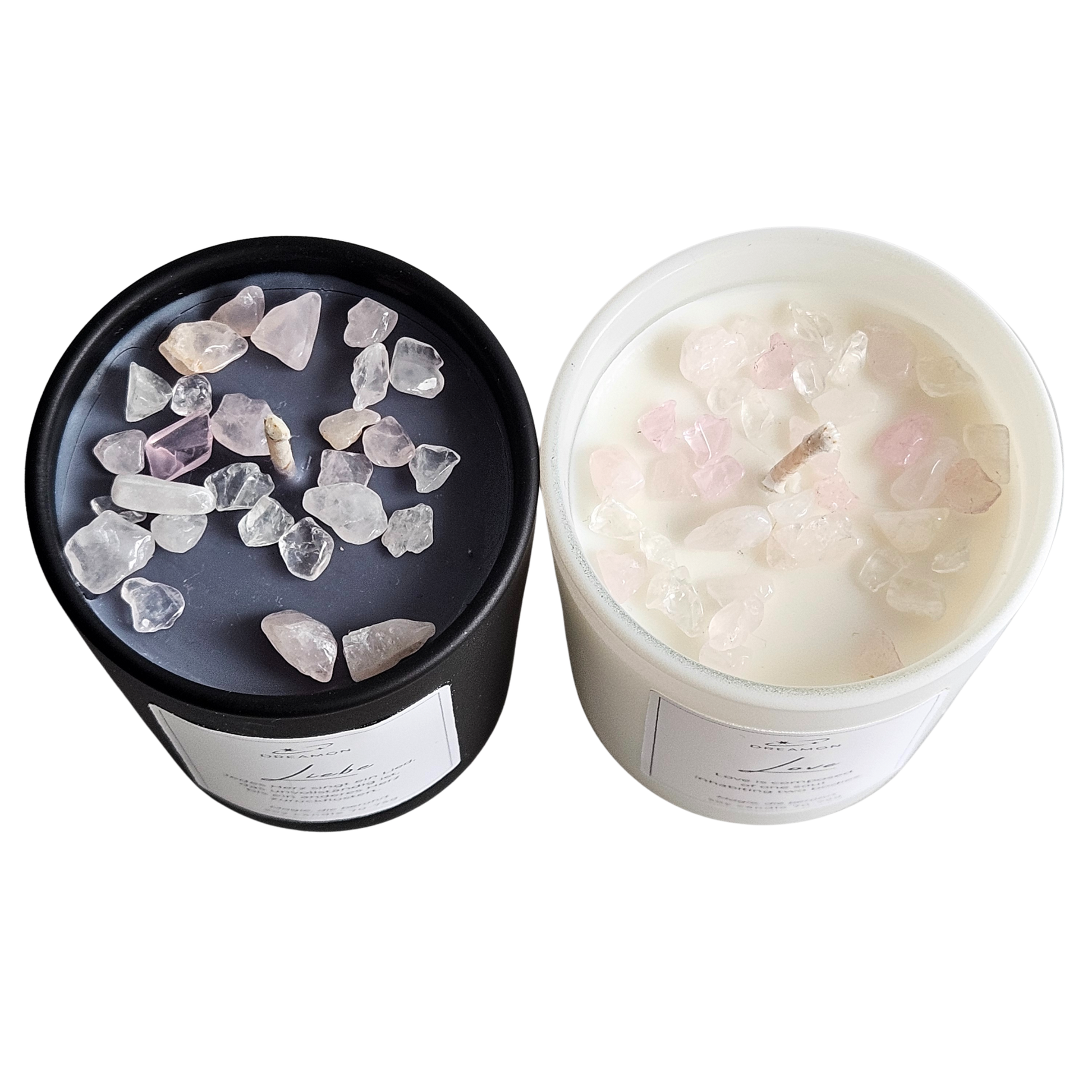 Obere Ansicht der Duftkerze mit Zitat „Liebe“ in Schwarz und Weiß, dekoriert mit Rosenquarz oder Weißer Quarz, Sojawachs.