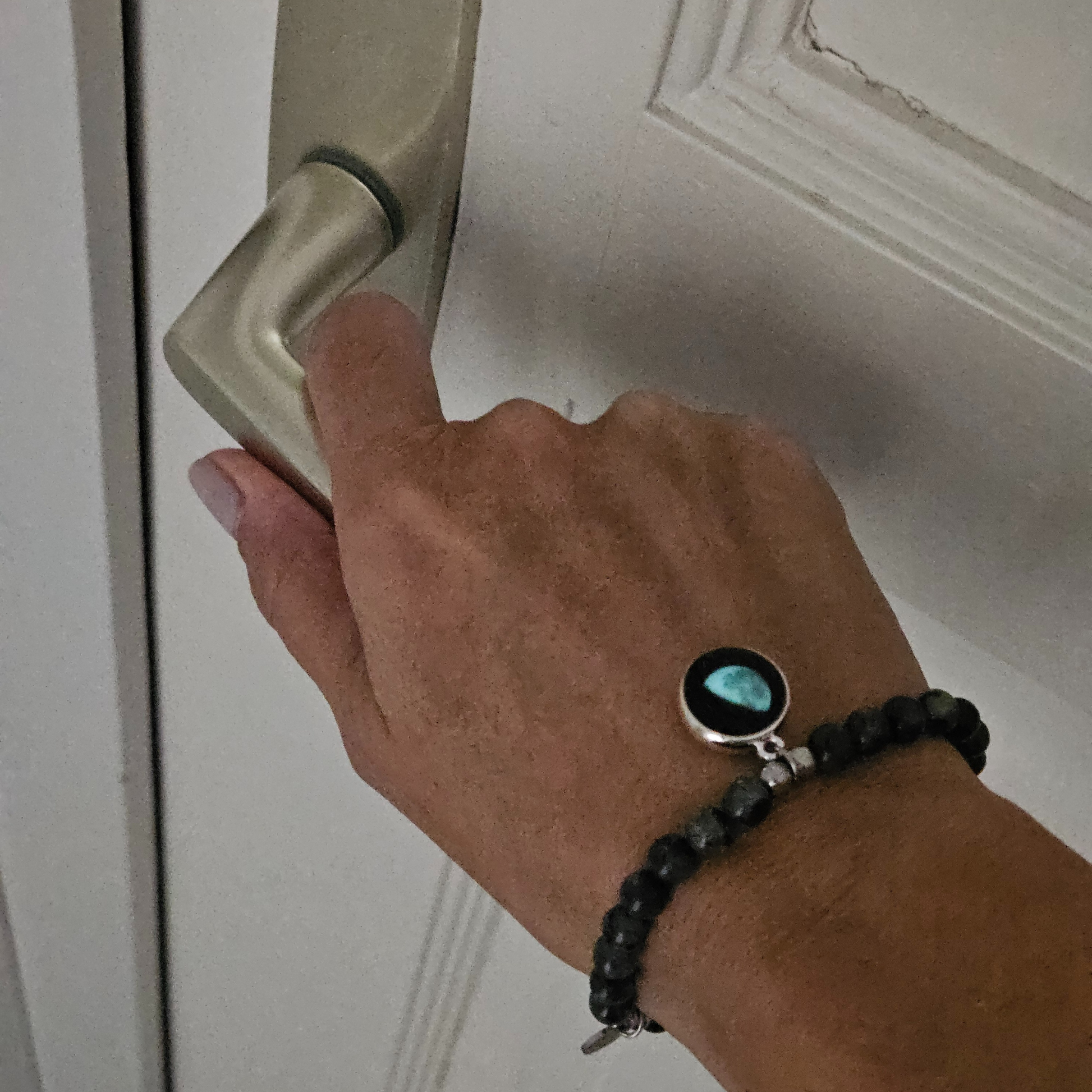 Leuchtendes Moonglow Armband im Dunkeln – dein persönliches Licht im Labradorit-Anhänger