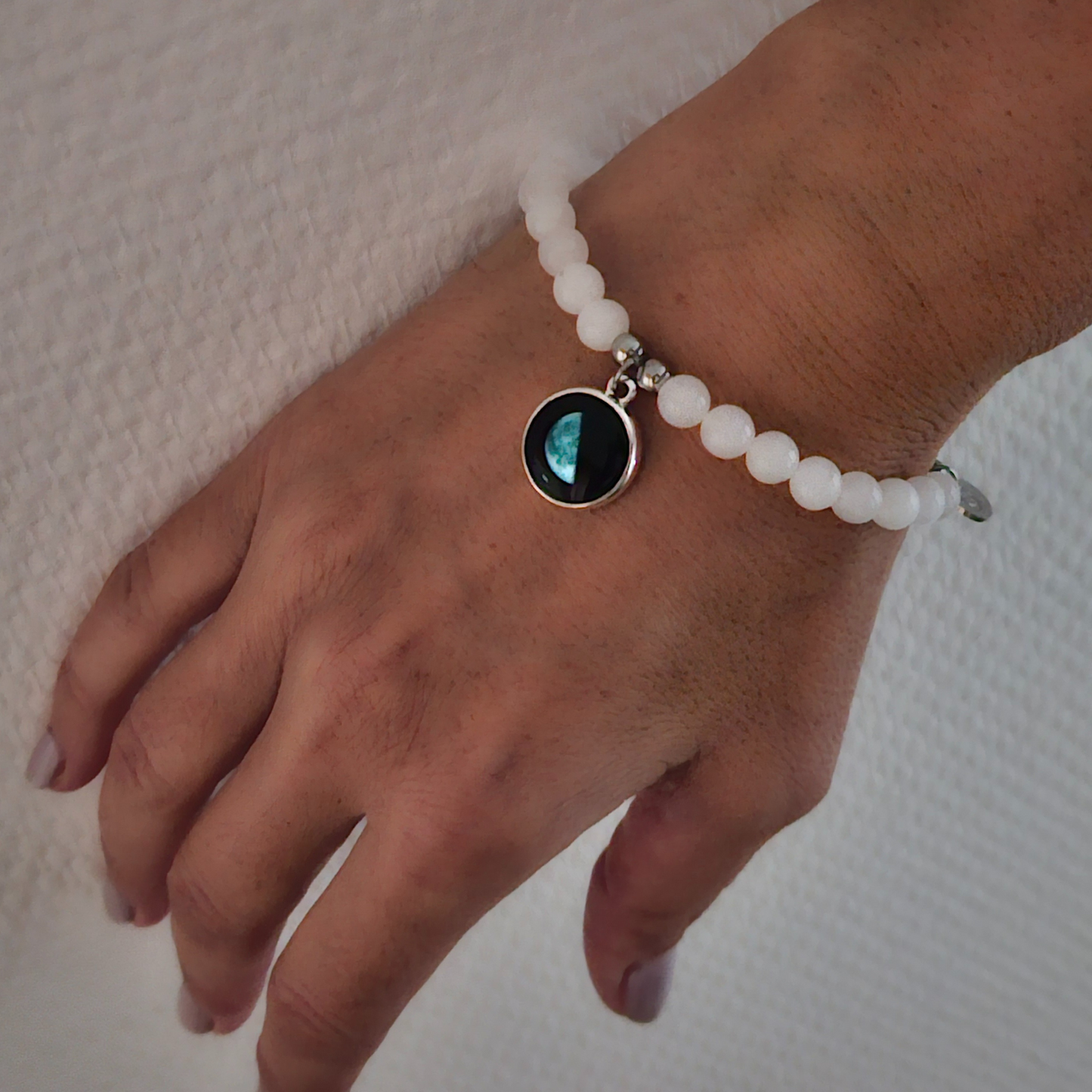 Leuchtendes Moonglow Armband im Dunkeln – dein persönliches Licht als Mondstein-Anhänger