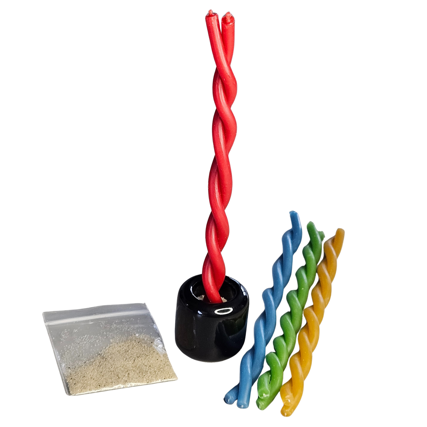 Rote gedrehte Bienenwachskerze im schwarzen Keramikhalter mit Sand und weiteren farbigen Kerzen – Pure Essence Bienenwachskerzen Ritual Set.