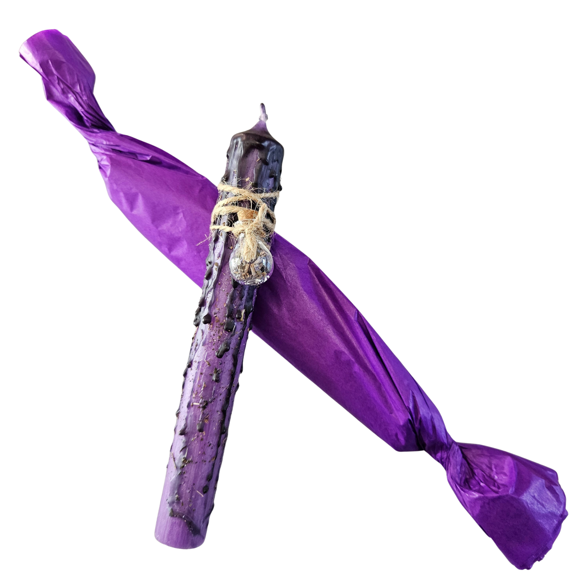 Ritualkerze in Violett mit Glasfläschchen, Vervain, Tulsi und Lavendelöl in violettem Seidenpapier verpackt– für Transformation, Spiritualität und Schutzrituale.