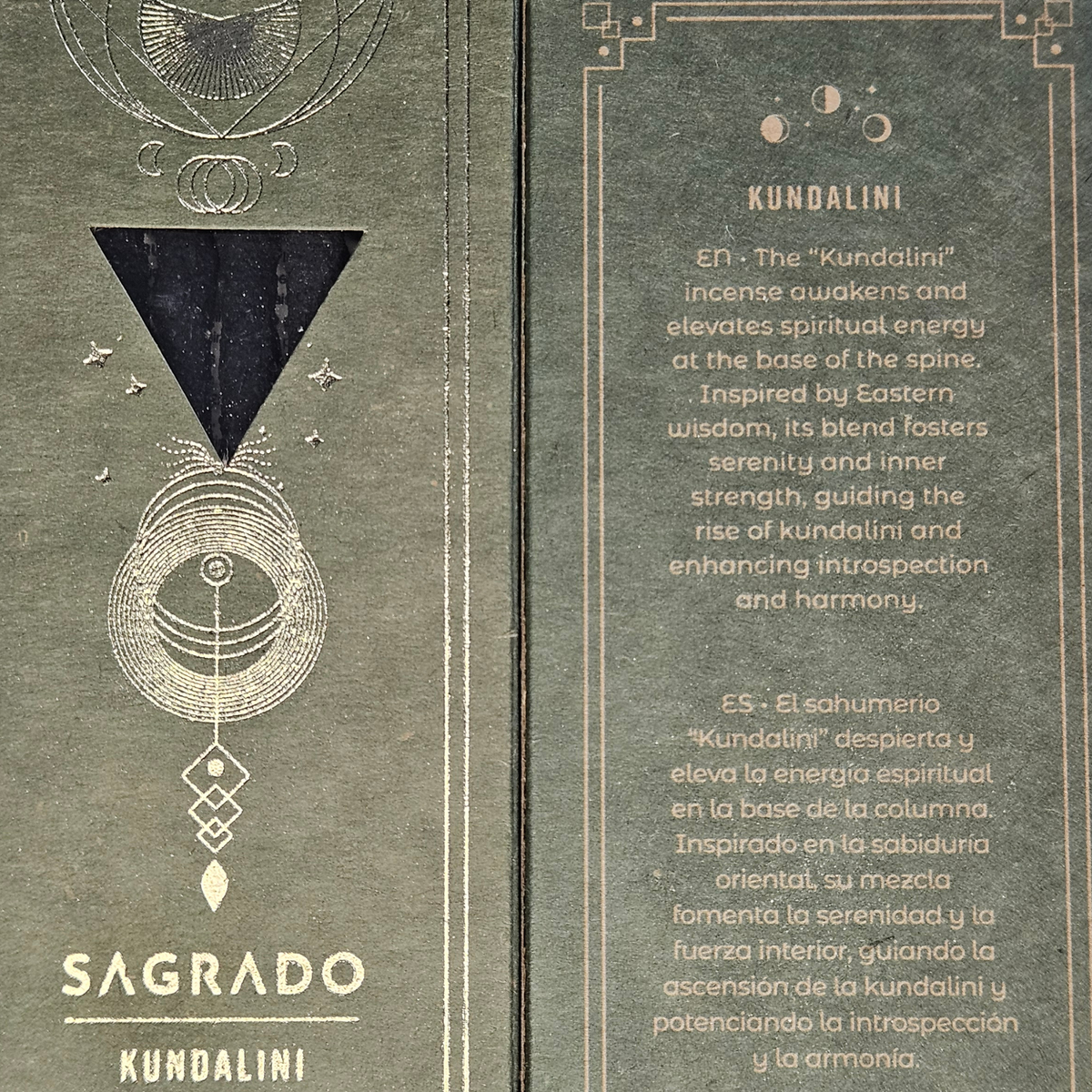 Sagrada Madre Sacred Line Kundalini Räucherstäbchen in grüner Verpackung. Nahaufnahme.