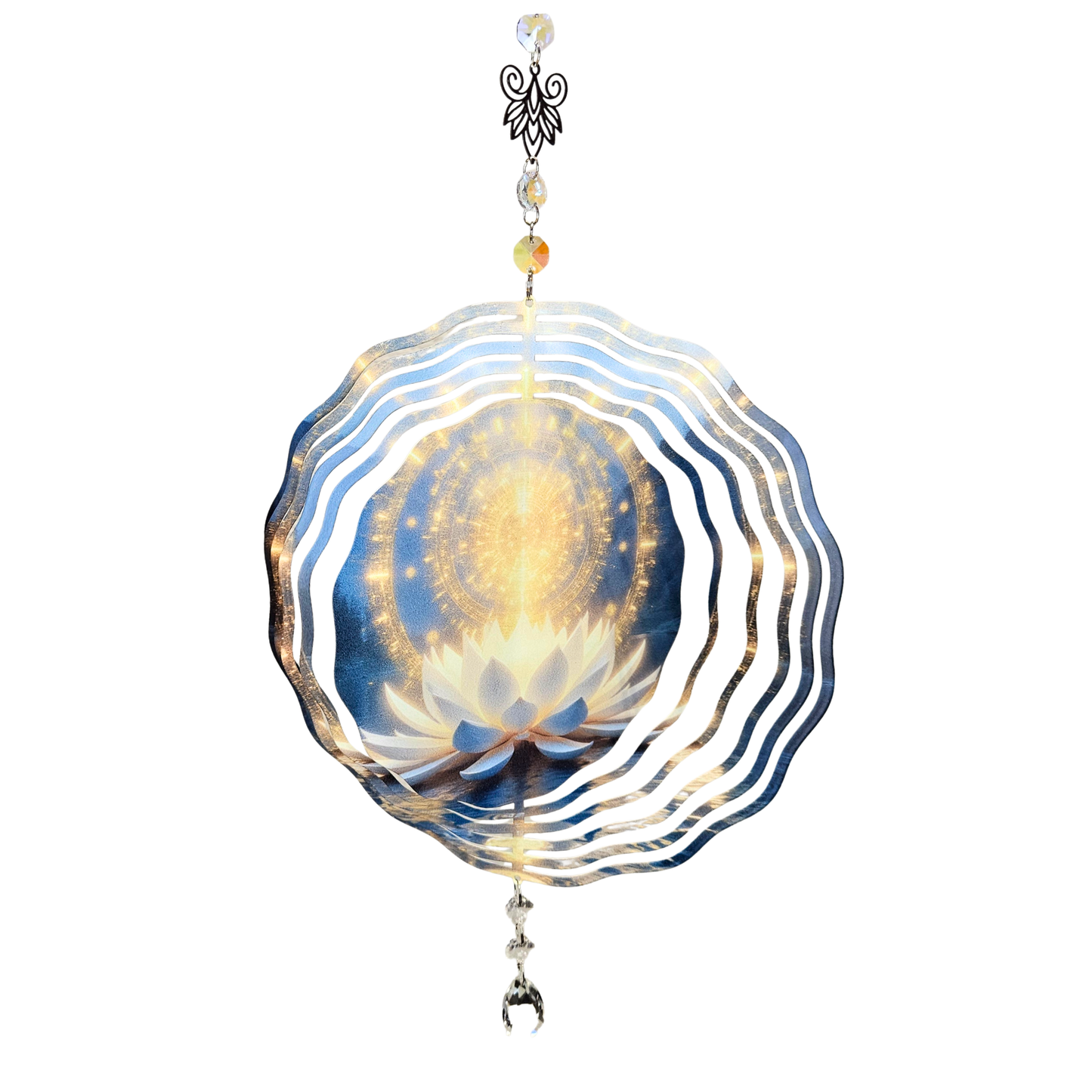 Windspinner am Lotus-Motiv, rotierende 3D-Metallringe mit goldenem Licht und Kristalltropfen