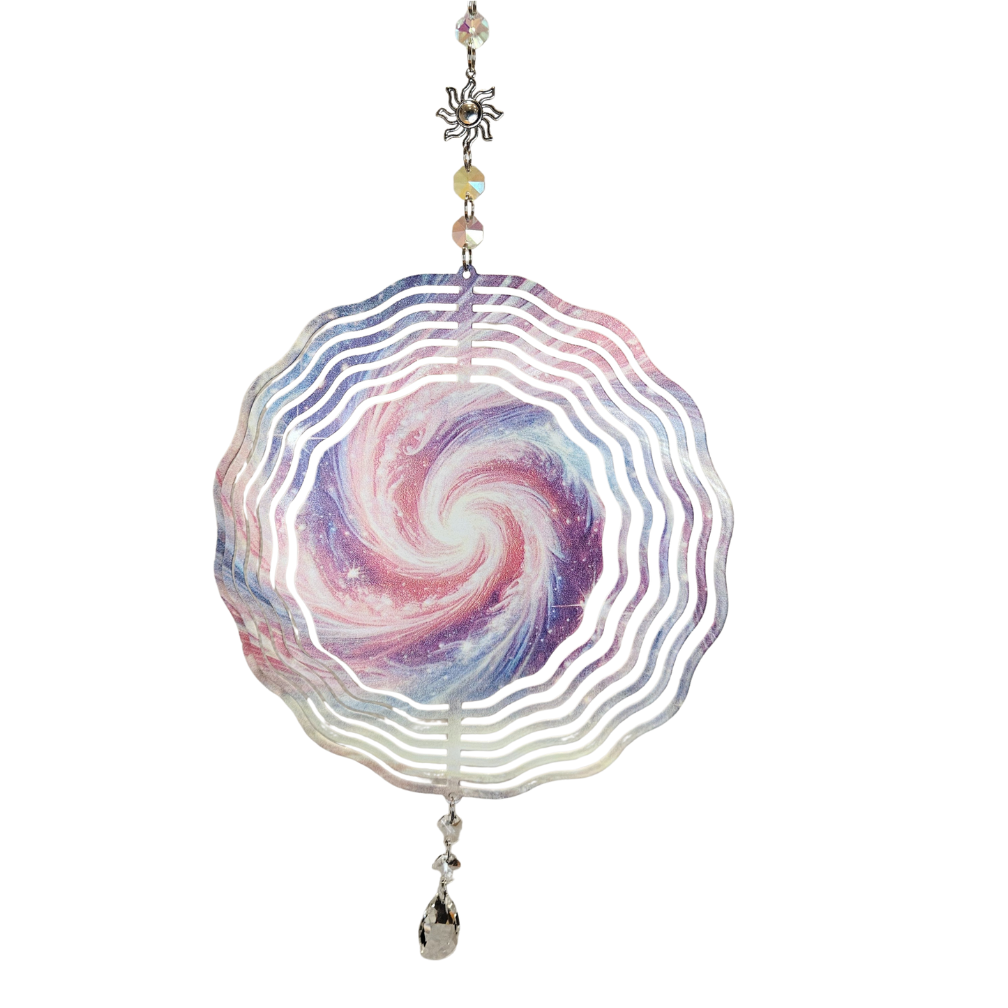 Universum Windspinner freigestellt – 3D-Metallspirale mit Sternenwirbel-Motiv