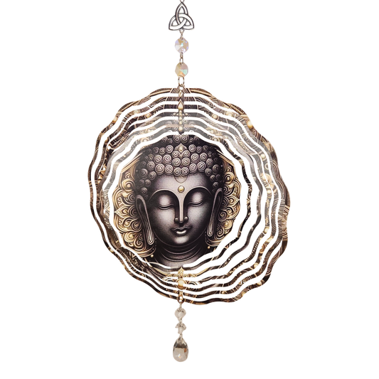 Windspinner mit Buddha-Motiv in Gold und Schwarz, mit 3D-Metallringen und Kristalltropfen, handveredelt – spirituelle Dekoration für Innen und Aussen.