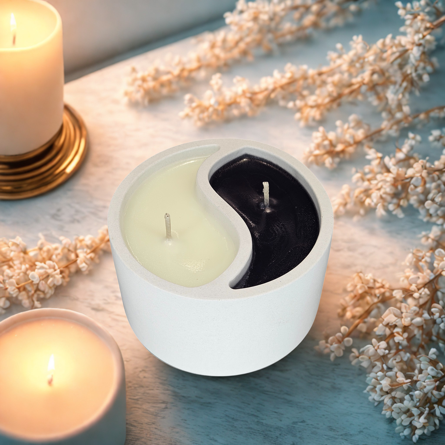   YinYang Duftkerze im Gipsgefäß – hochwertige Handarbeit. Stimmungsbild