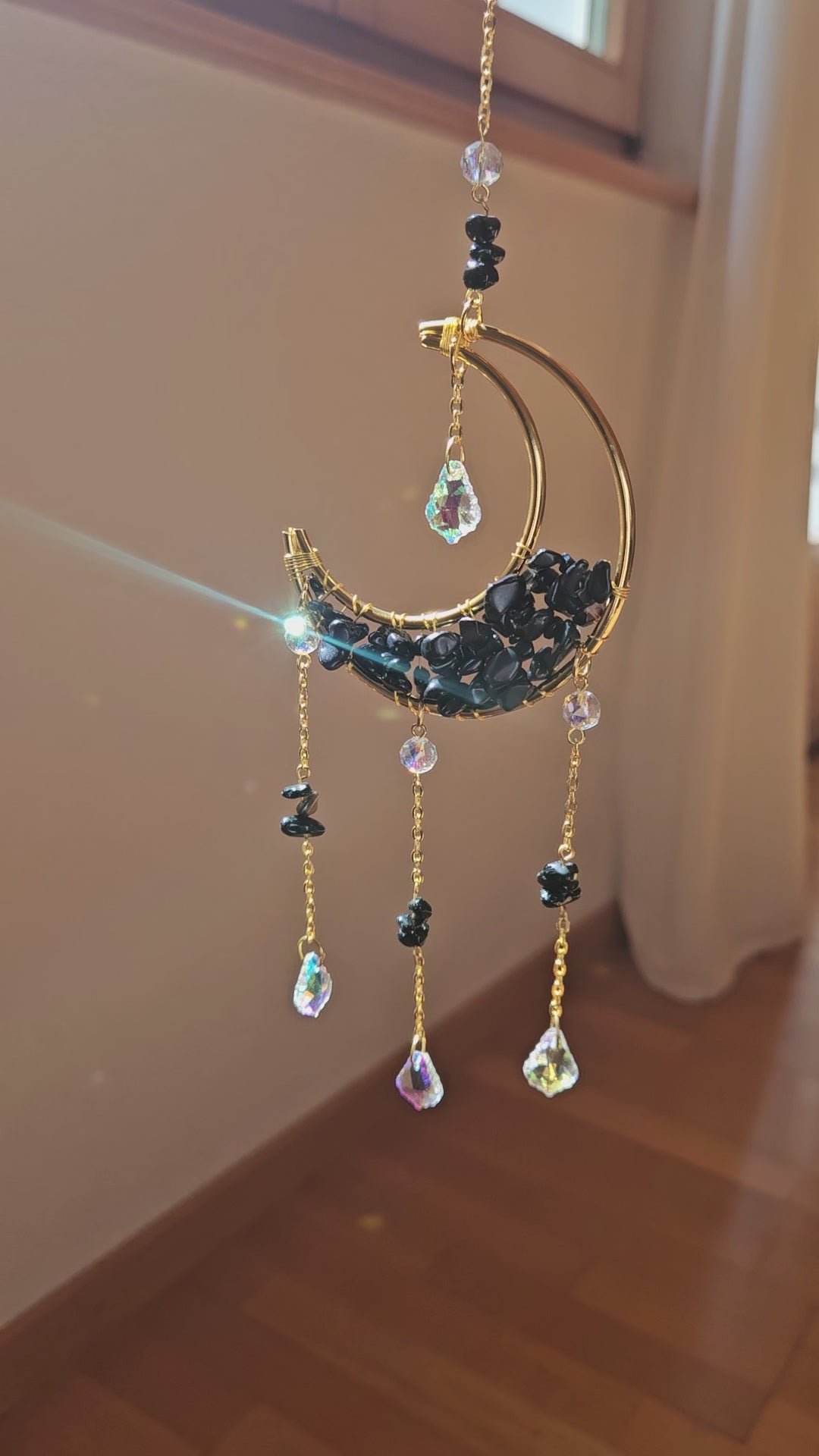 Kleiner Suncatcher mit schwarzem Onyx – schützender Lichtfänger für Erdung & innere Kraft, Video