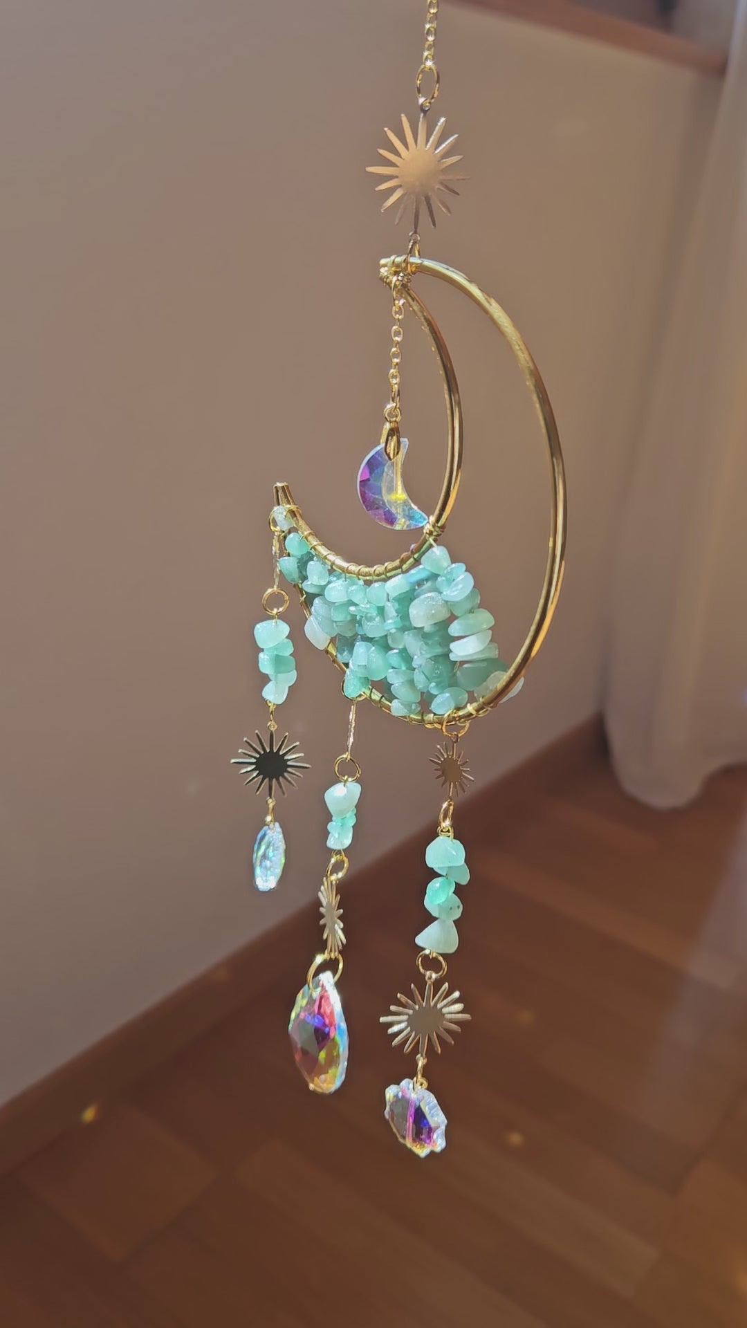 Großer Suncatcher mit Aventurin & Gold – Lichtfänger für Ausgleich, Leichtigkeit & Herzensfreude, Video