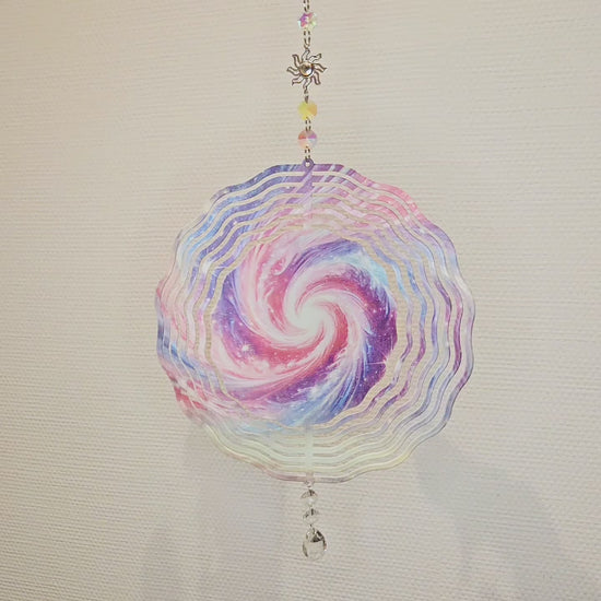 Video Windspinner Sternenwirbel – kosmisches Rosa-Blau 