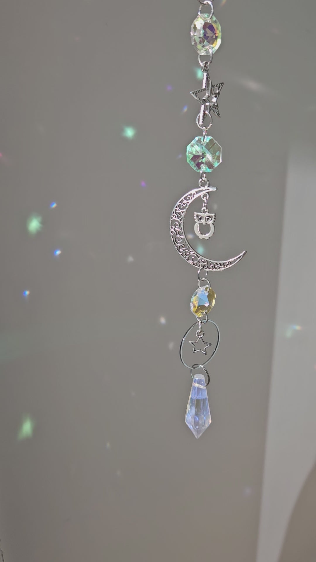 Mystischer Suncatcher mit Eule, Mondsichel & Sternen – Lichtspiel für nächtliche Klarheit & spirituellen Schutz, Video